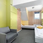 Elemels Planet B&B 우스트론
