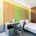 Elemels Planet Bed & Breakfast