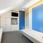 Elemels Planet B&B 우스트론