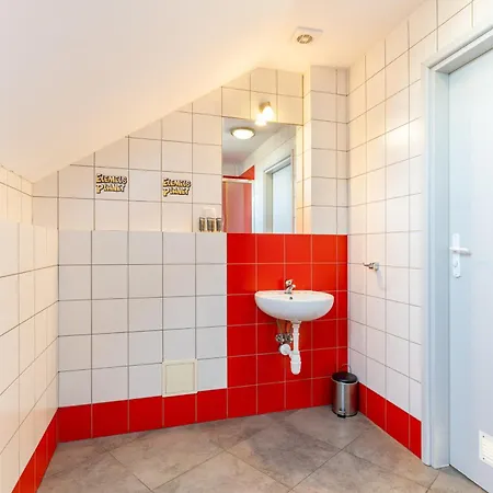 Oda ve Kahvaltı Elemels Planet Ustron