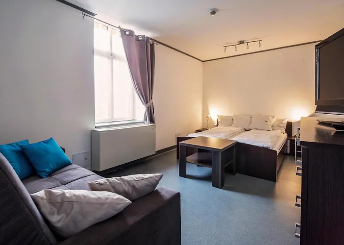 Elemels Planet * Ustron