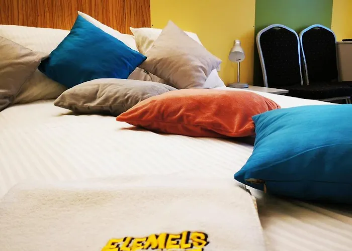 Elemels Planet Bed & Breakfast *